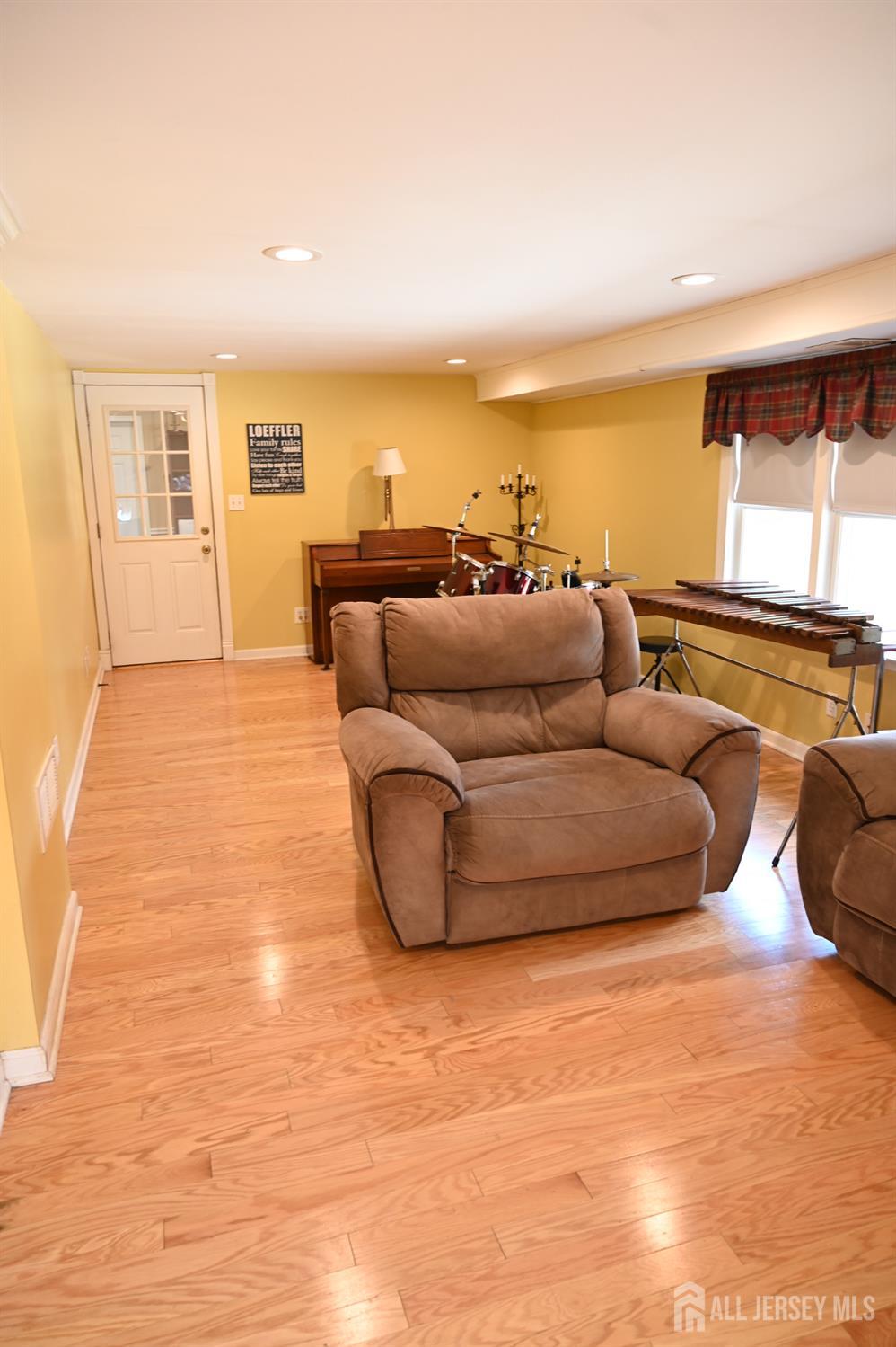 6 Nancy Circle, Edison, NJ, 08817 image 25