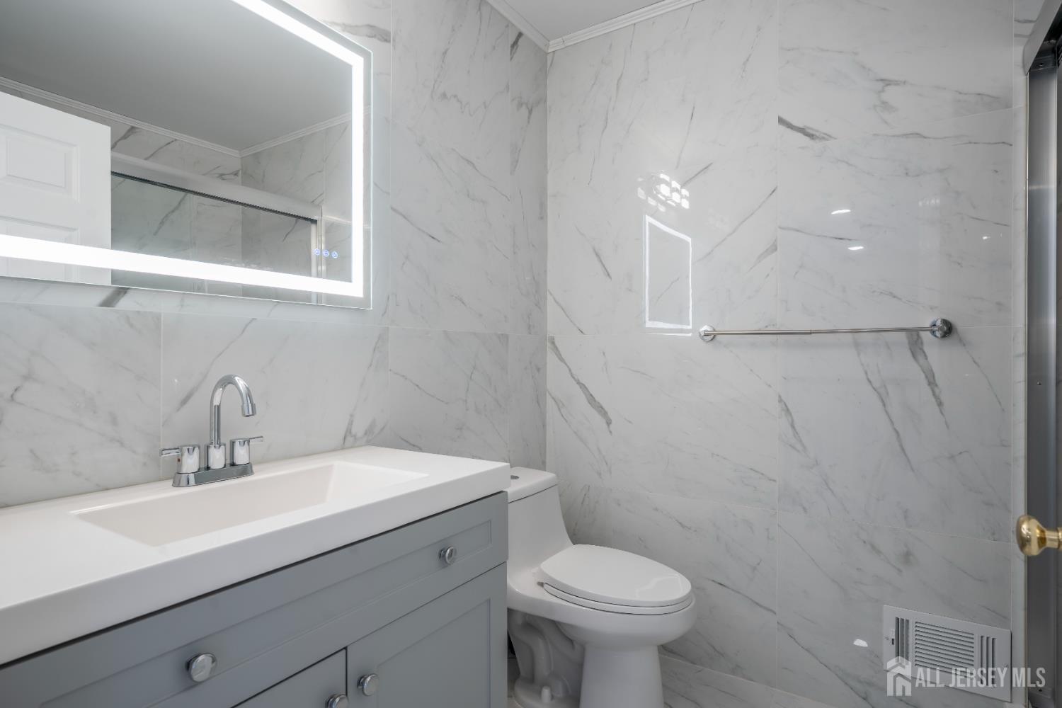 10 Hampton Place, East Brunswick, NJ, 08816 image 18