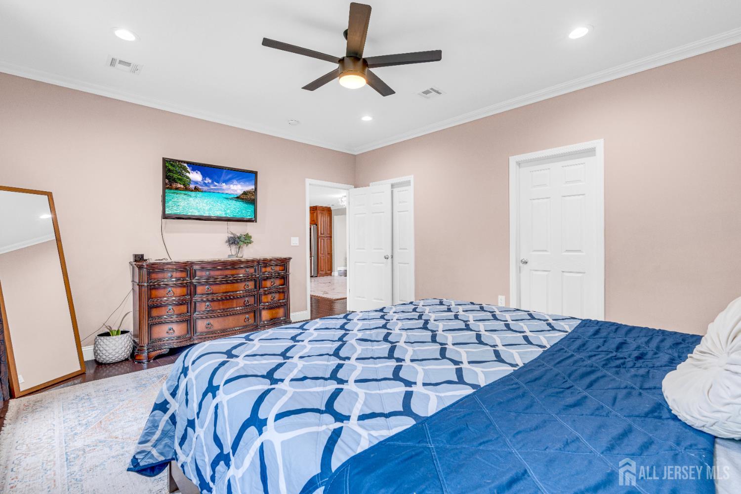 251 W Shirley Avenue, Edison, NJ, 08820 image 18