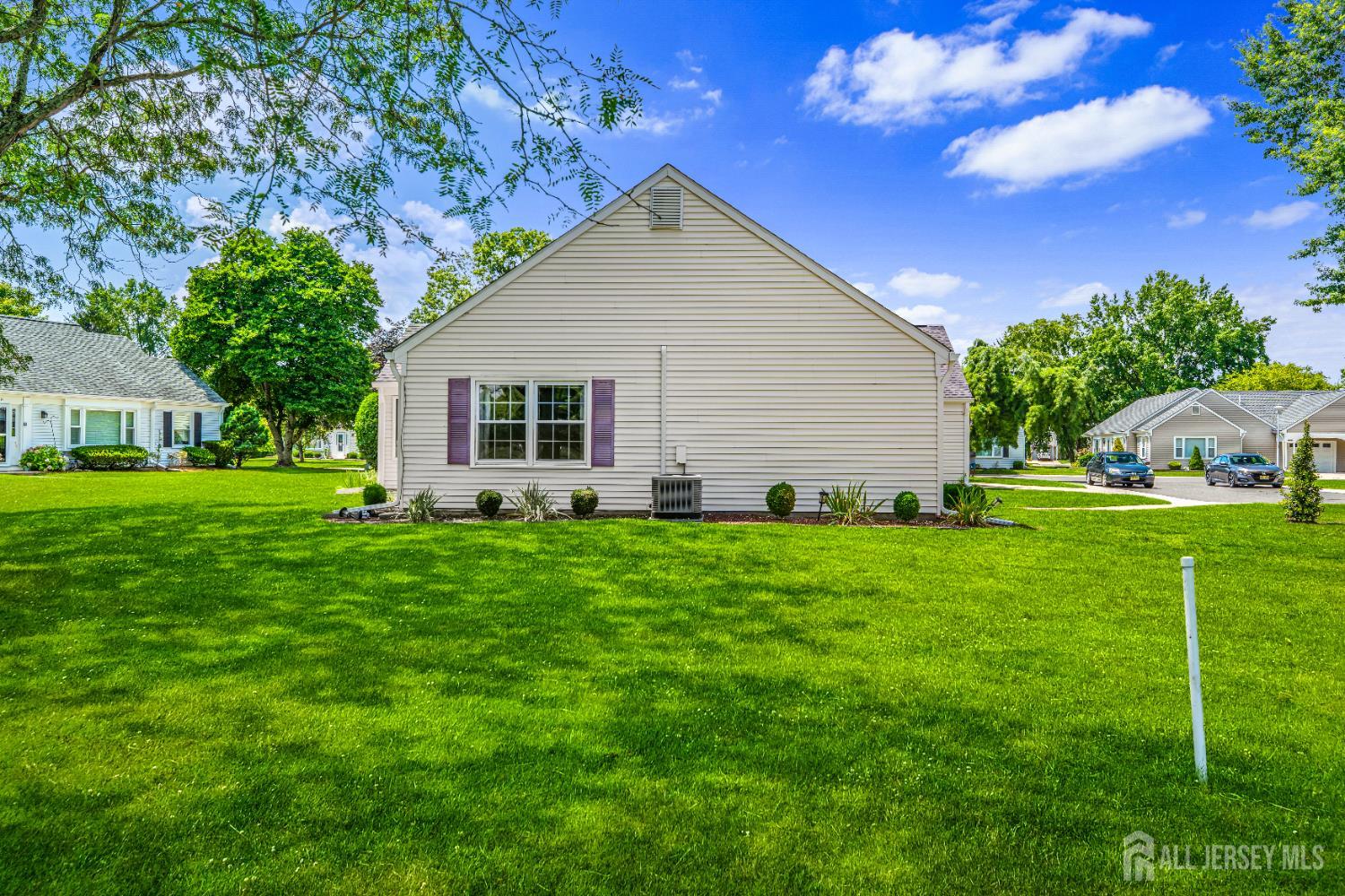 628 Windsor Way A Image 4
