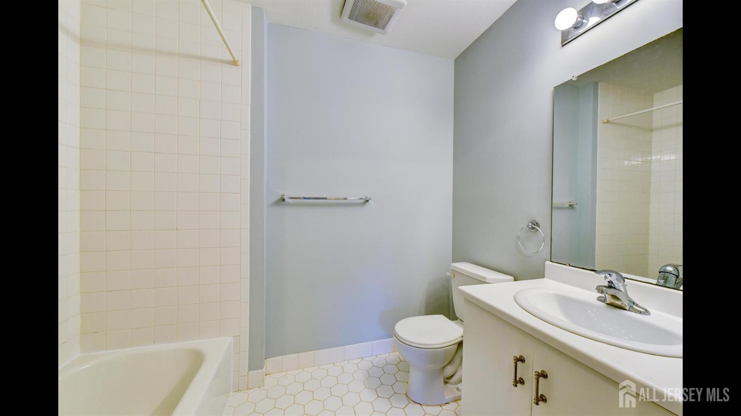 2007 Cypress Lane, East Brunswick, NJ, 08816 image 20