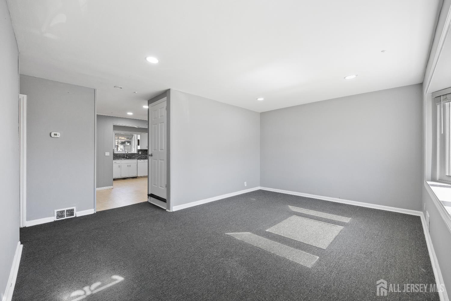 48 Buchanan Avenue Image 4