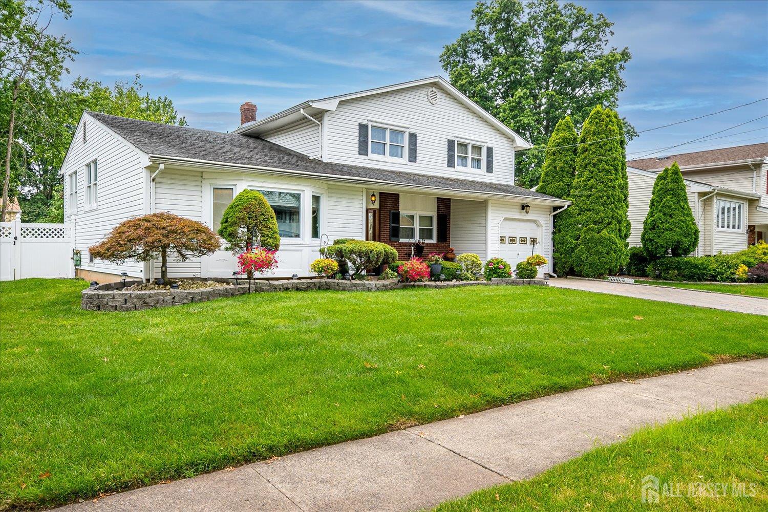 10 Rainbow Drive, Colonia, NJ, 07067