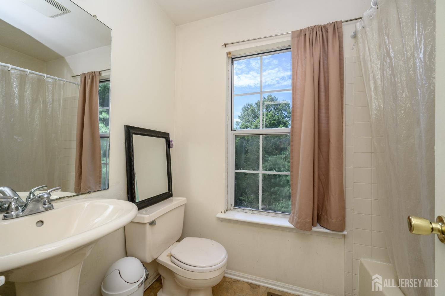 38 Nottingham Way, Franklin Twsp, NJ, 08873 image 17
