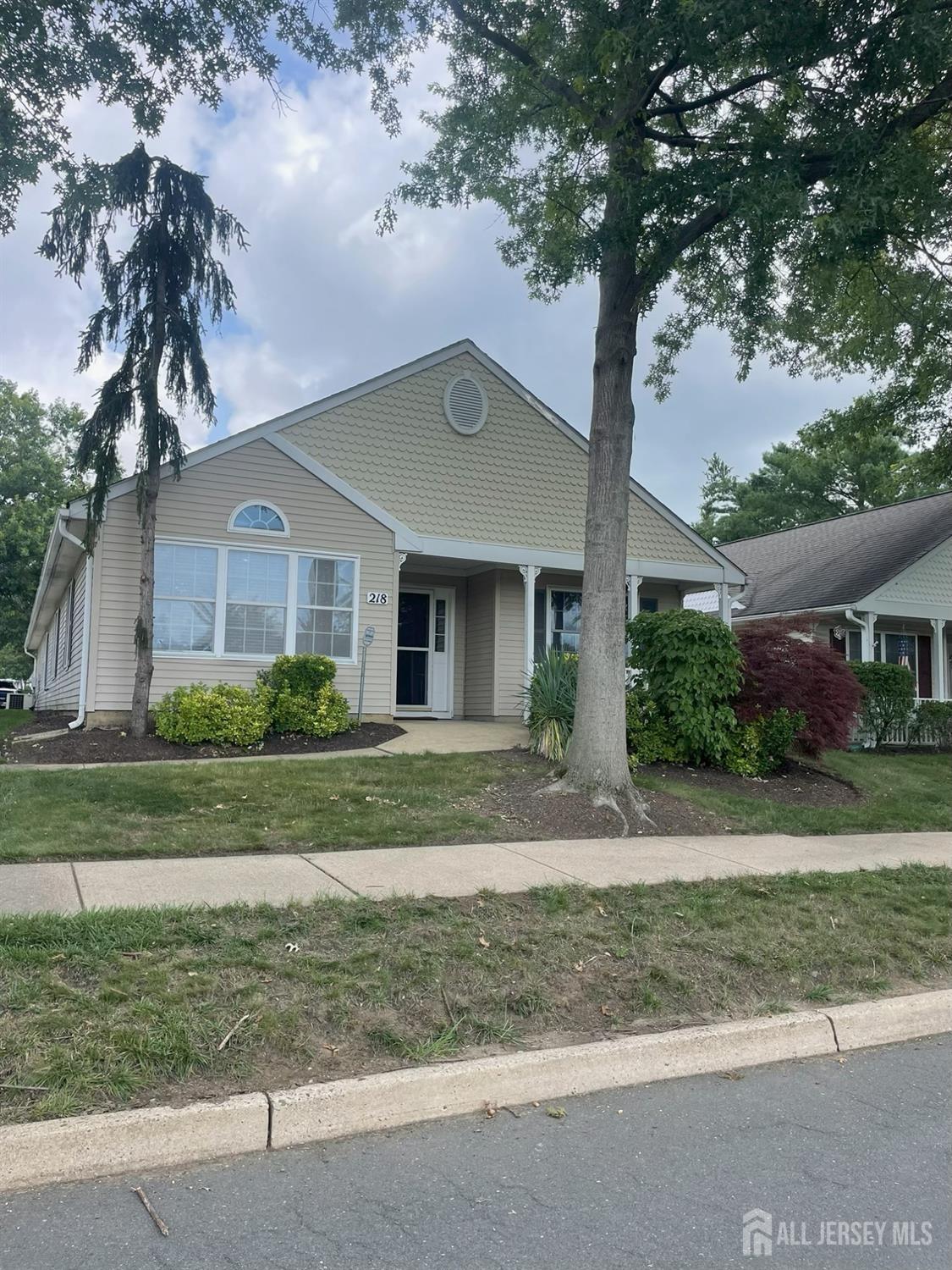218 N Pondview Boulevard Image 2