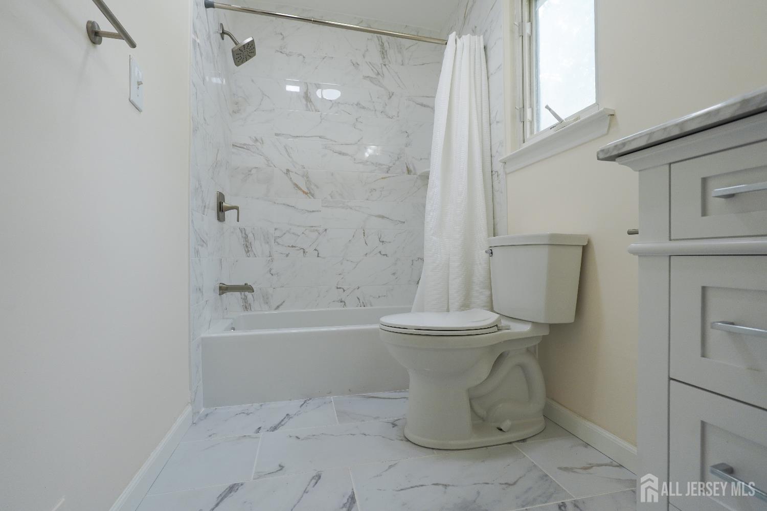 14 Carriage Place, Edison, NJ, 08820 image 36
