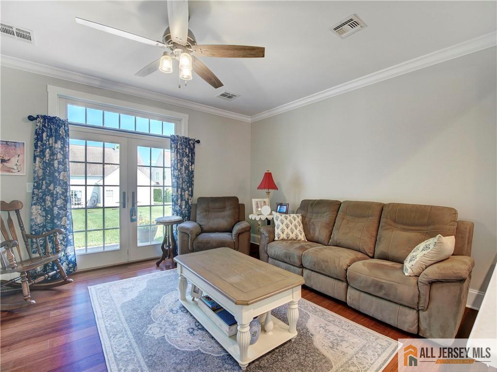 10 Holly Manor Court Image 4