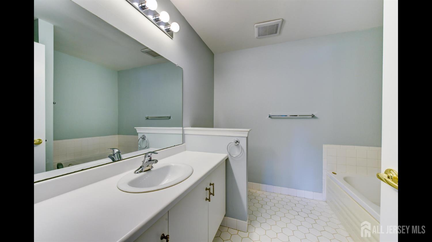 2007 Cypress Lane, East Brunswick, NJ, 08816 image 24