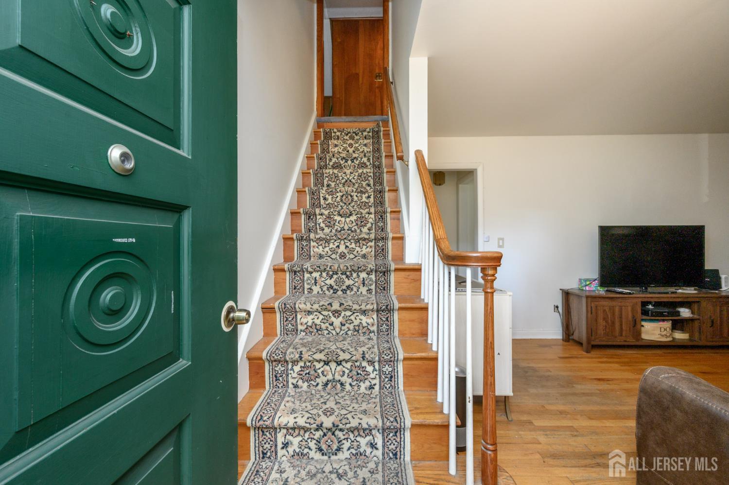 270 Ashwood Avenue Image 3