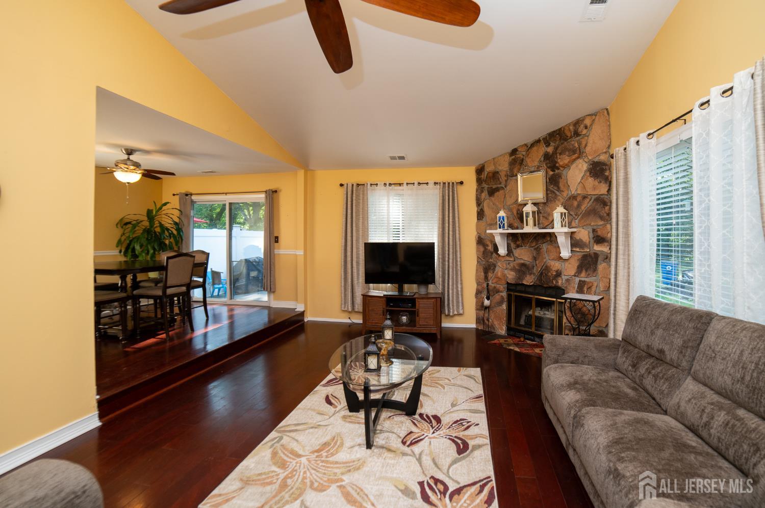 39 Lexington Circle Image 2