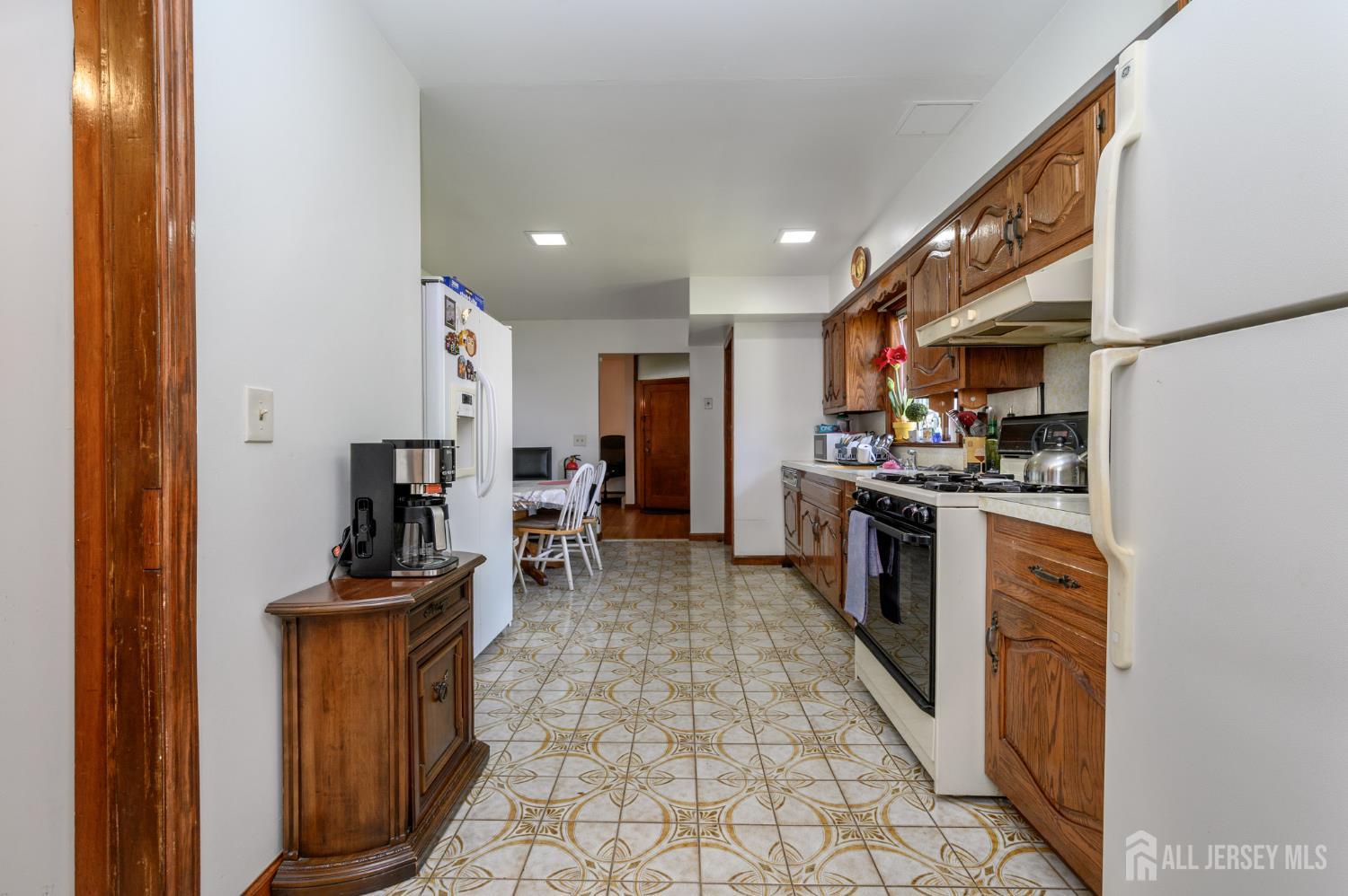 84 E Somerset Street Image 3