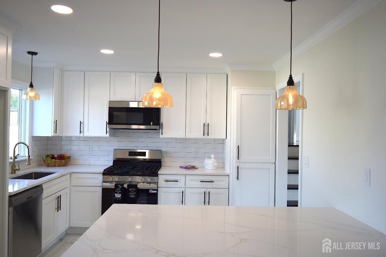 42 Roosevelt Avenue, Colonia, NJ, 07067 image 10