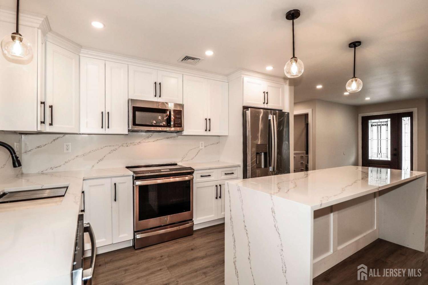 94 Salix Plaza A Image 2