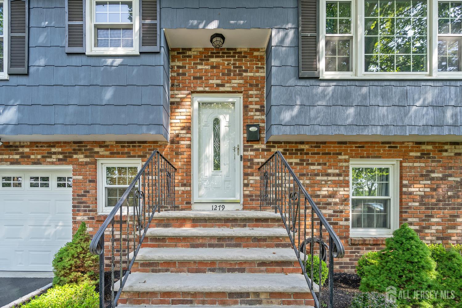 1279-1281 Arlington Avenue Image 2