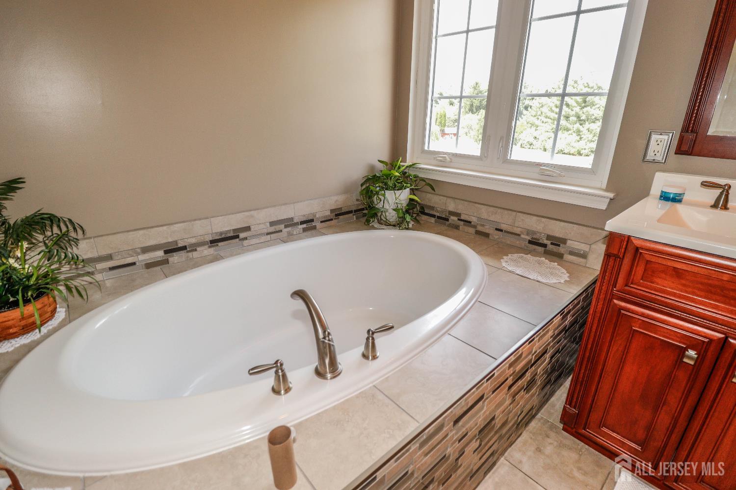 12 Zeller Drive, Franklin Twsp, NJ, 08873 image 27