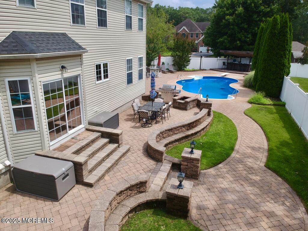 747 Hill Street Image 3