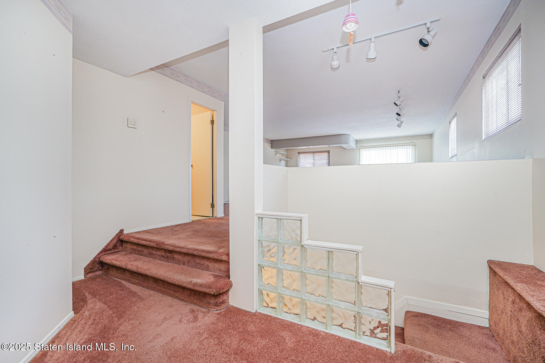 68 Gold Avenue Image 3