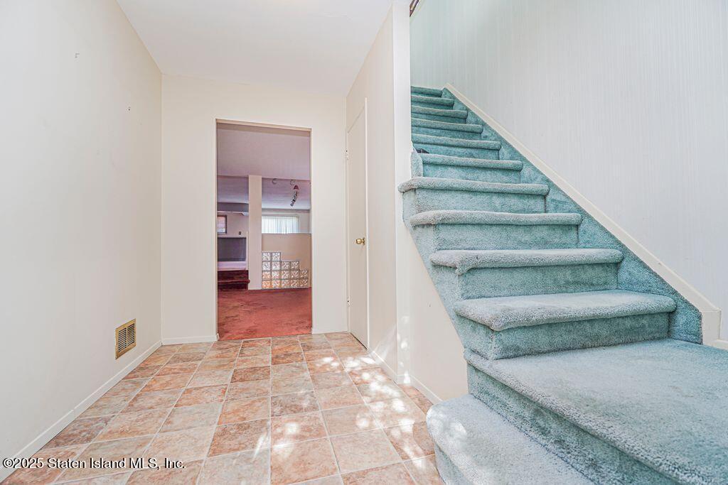 68 Gold Avenue Image 2