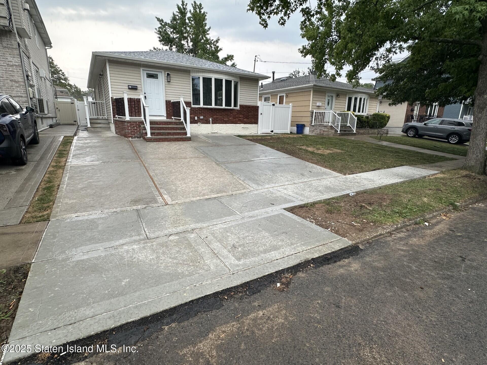 72 Leverett Avenue Image 2