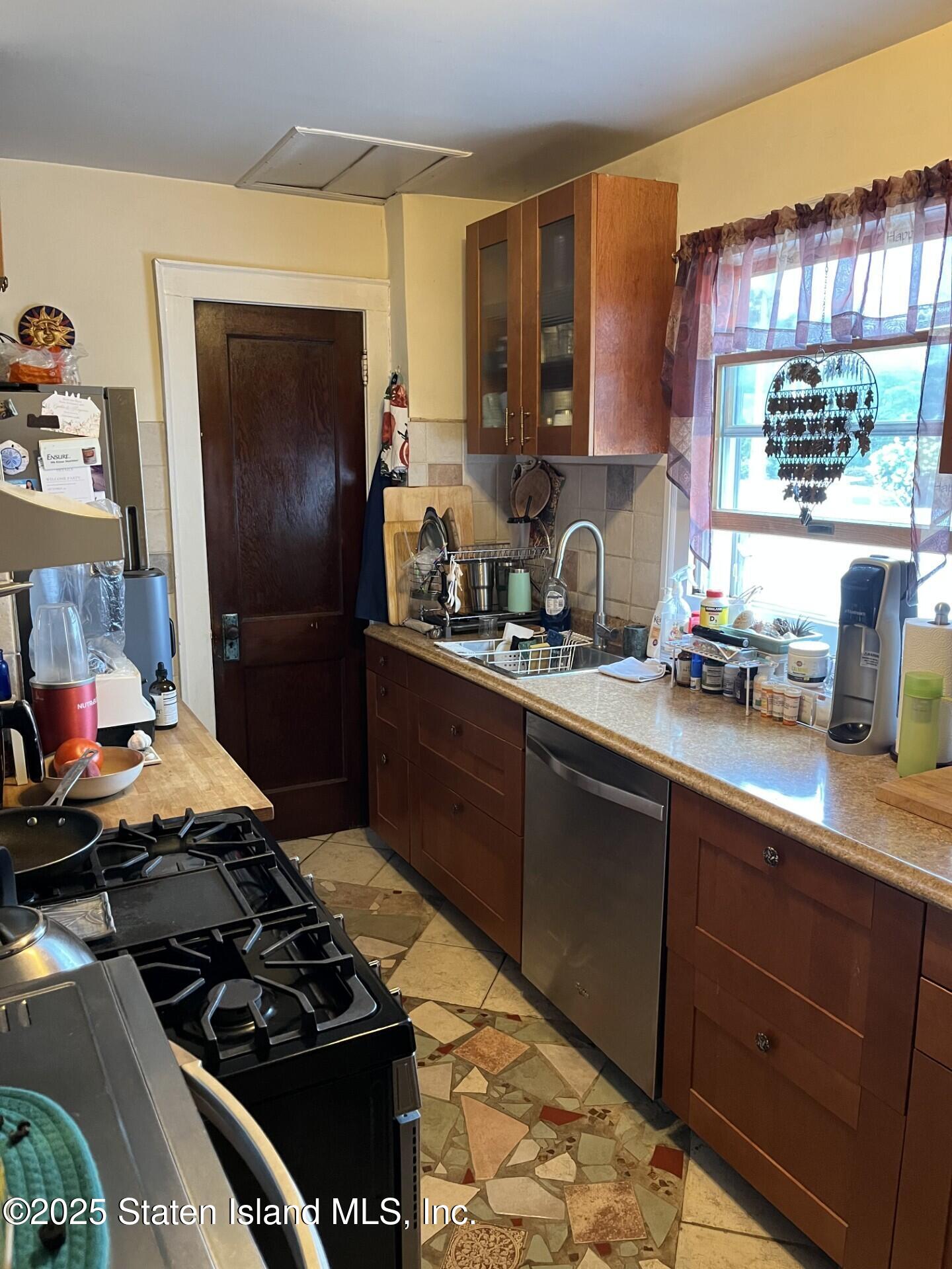 2111 Victory Boulevard, Staten Island, NY, 10314 image 7