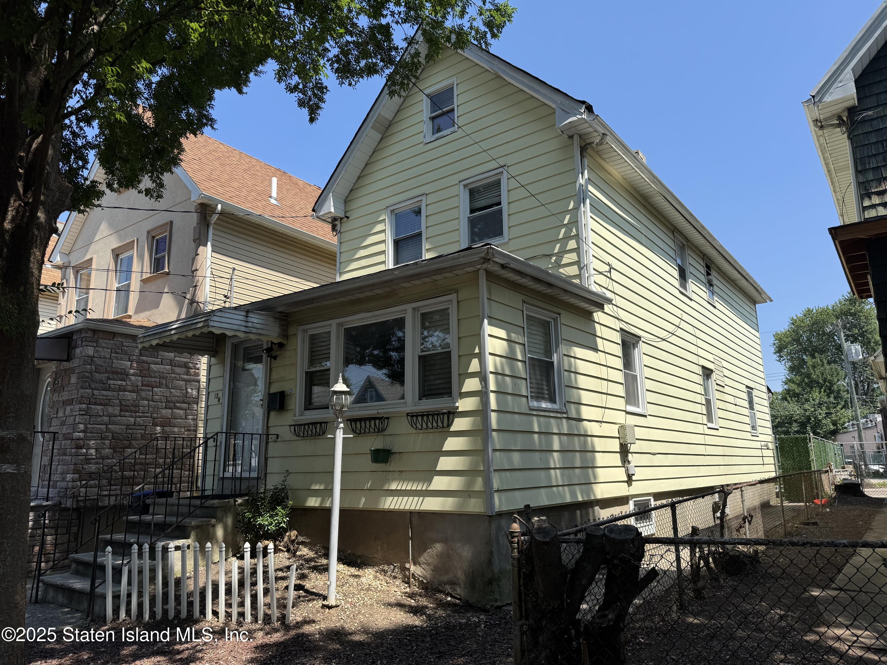 13 Laforge Avenue, Staten Island, NY, 10302