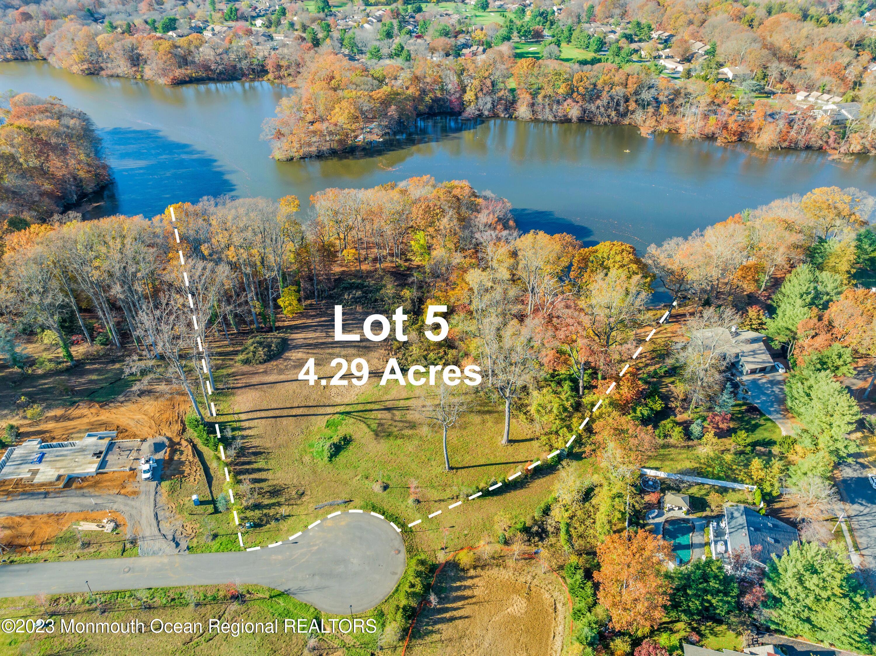 11 Bucchop Lane Image 2