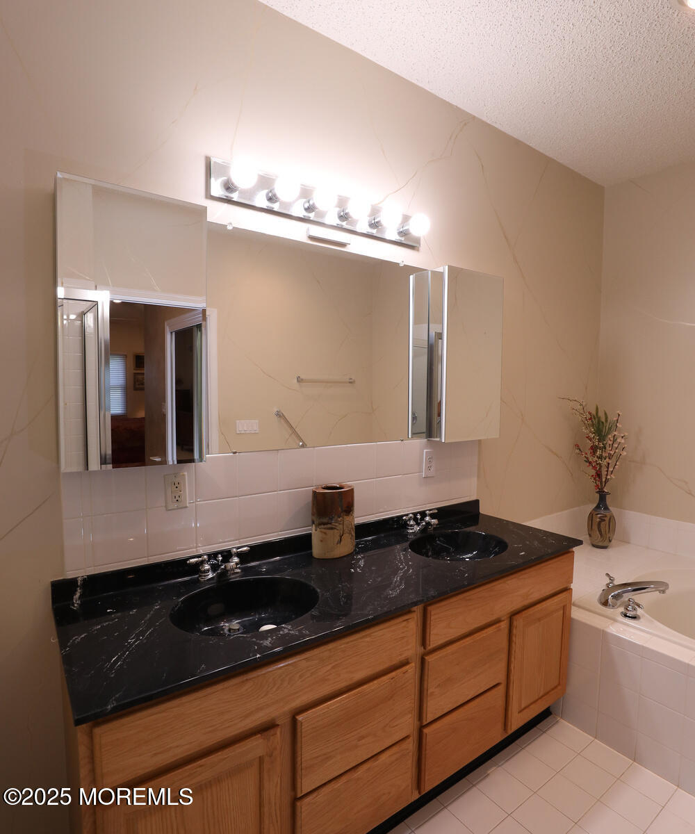18 Kingston Court, Jamesburg, NJ, 08831 image 11