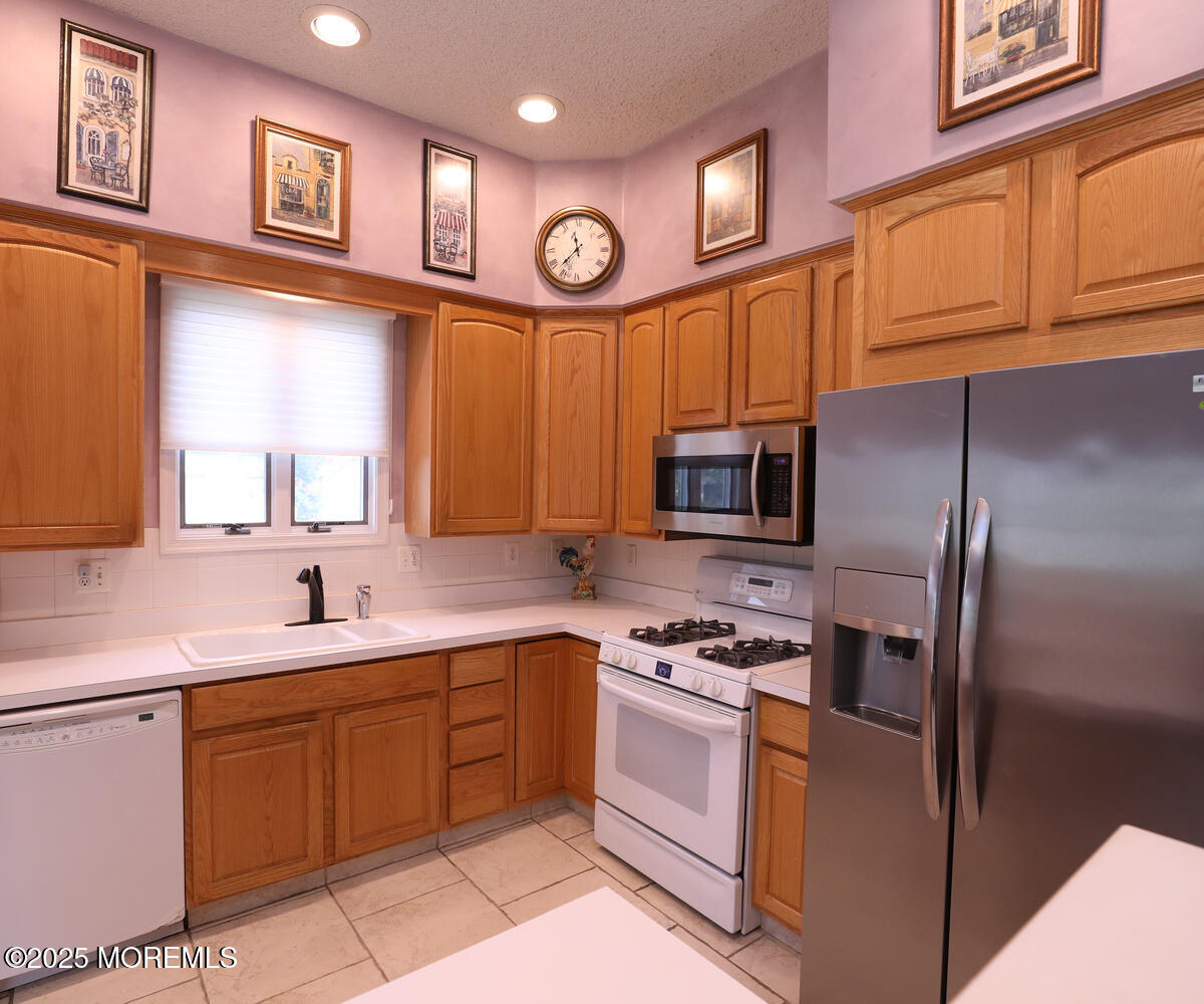 18 Kingston Court, Jamesburg, NJ, 08831 image 32