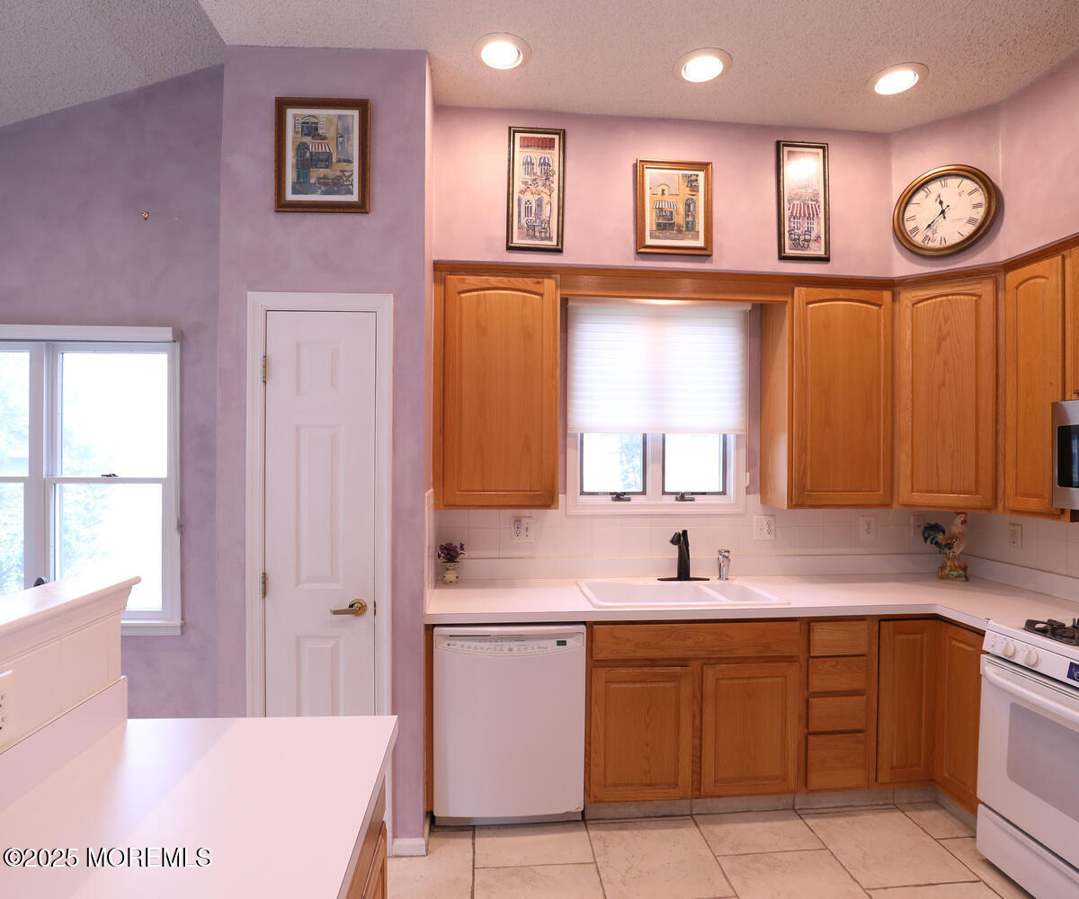 18 Kingston Court, Jamesburg, NJ, 08831 image 33