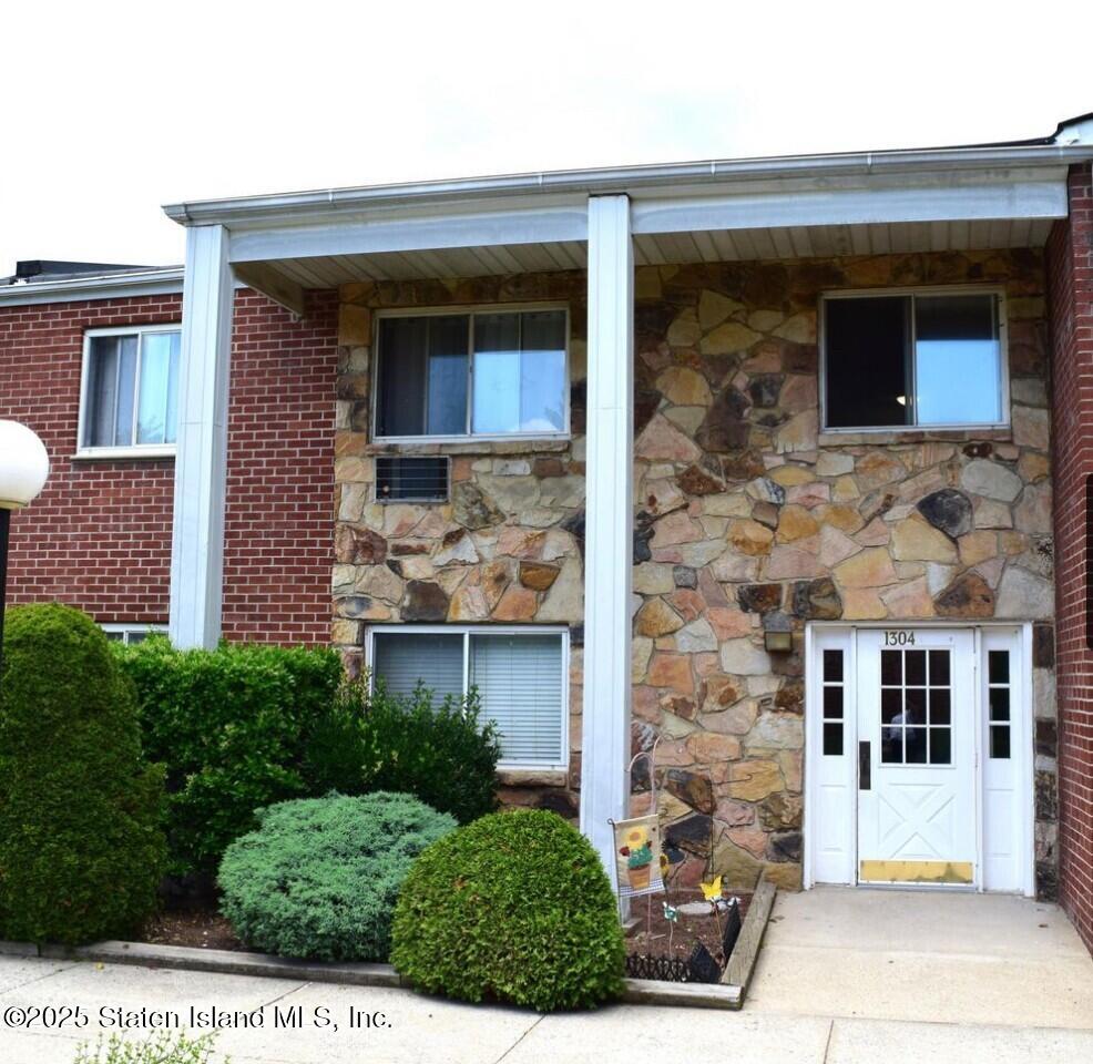 1304 Rockland Avenue, Staten Island, NY, 10314