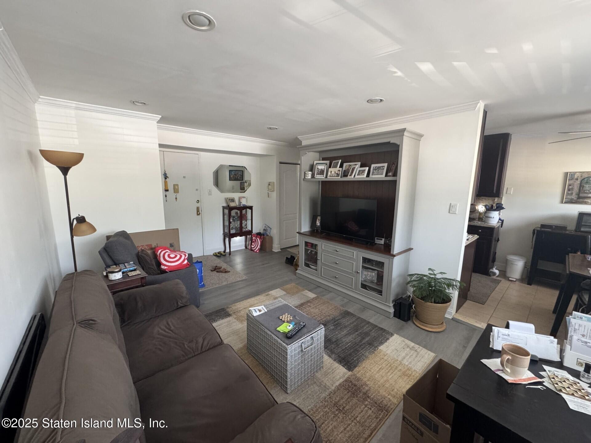 1304 Rockland Avenue Image 2