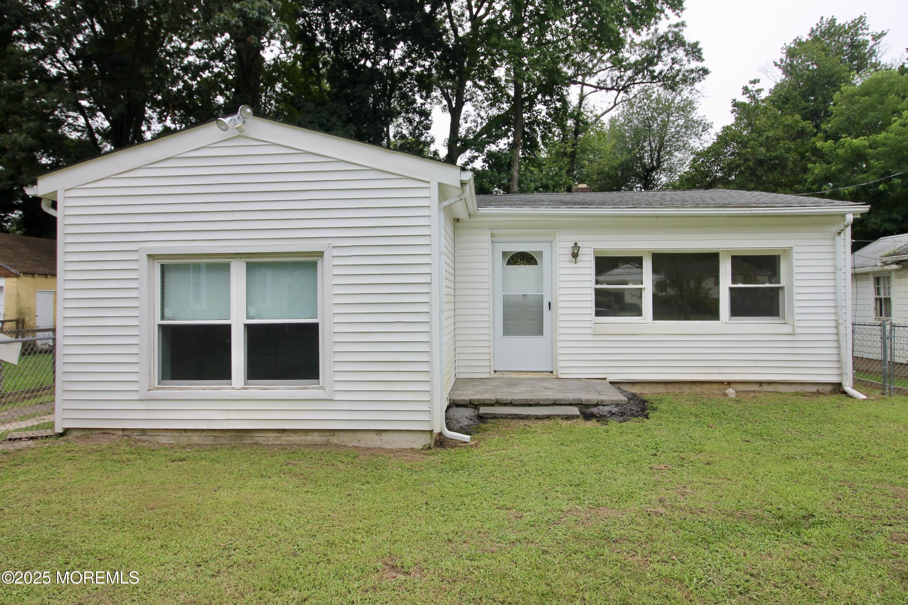 33 Weaverville Road, Freehold, NJ, 07728