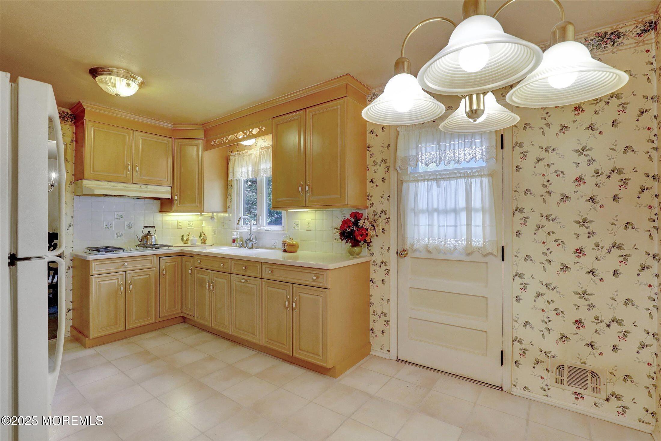 2007 Vernon Street, Oakhurst, NJ, 07755 image 13