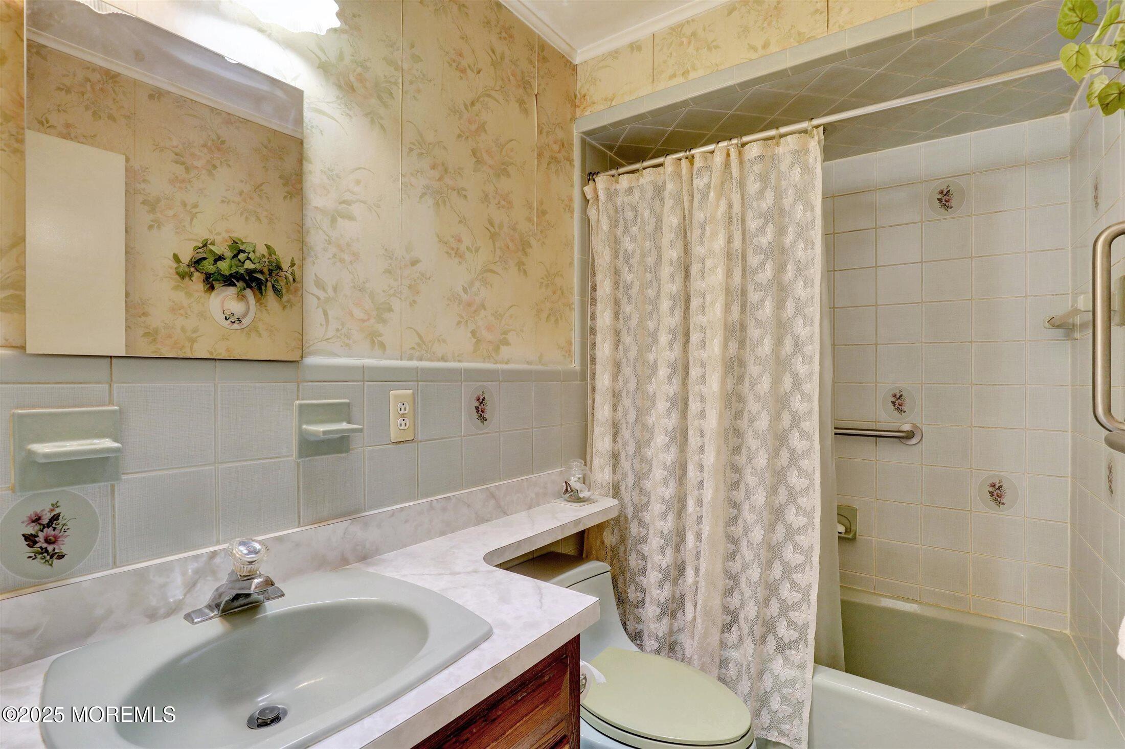 2007 Vernon Street, Oakhurst, NJ, 07755 image 22