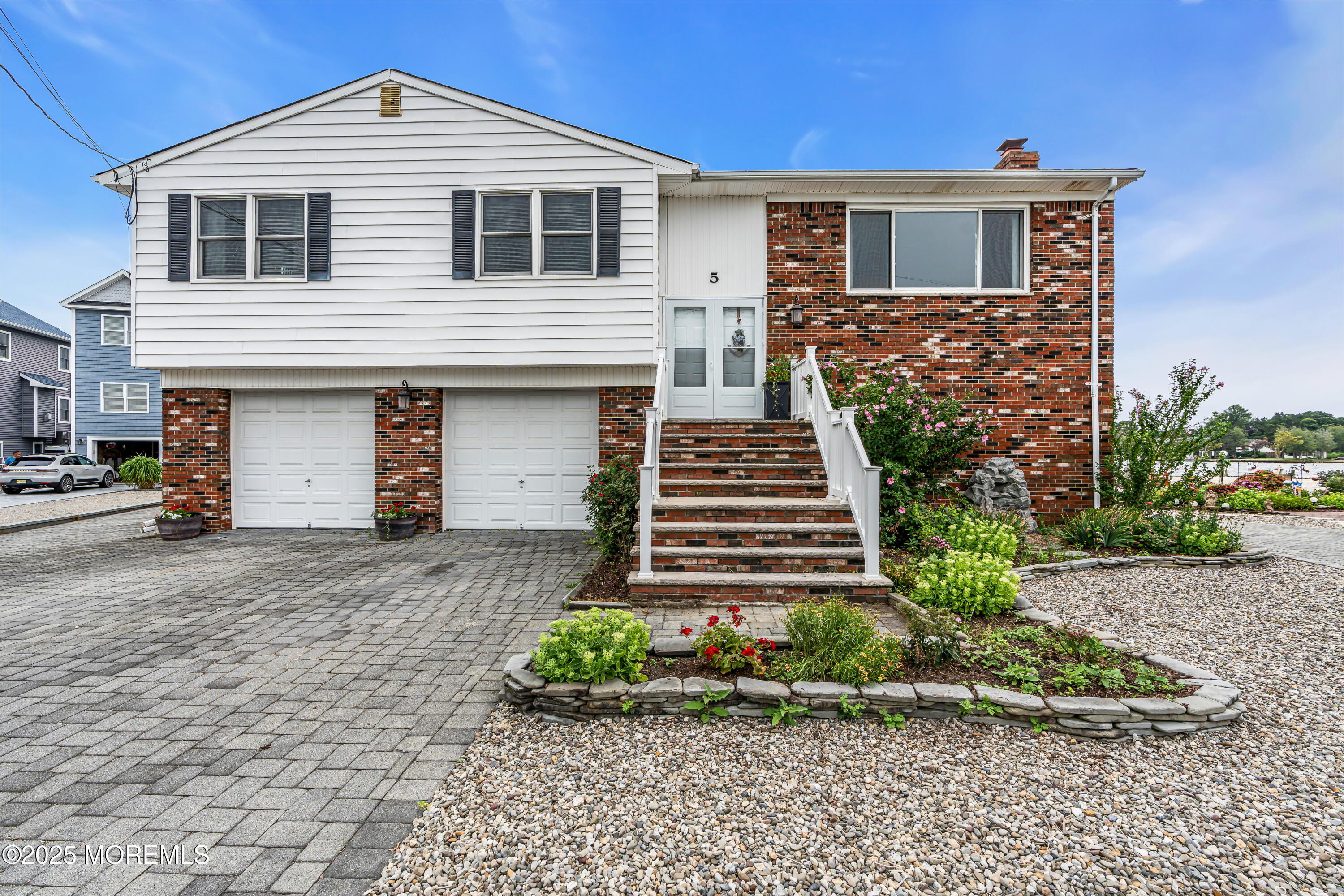 5 Bay Way Image 2