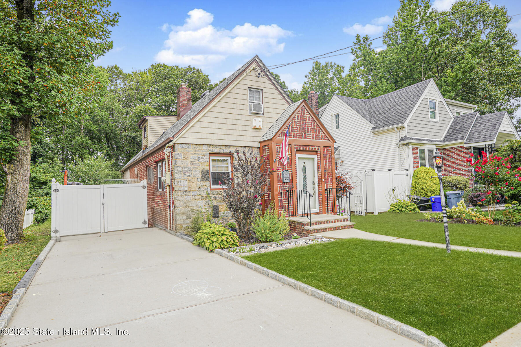 107 Oakdale Street Image 2