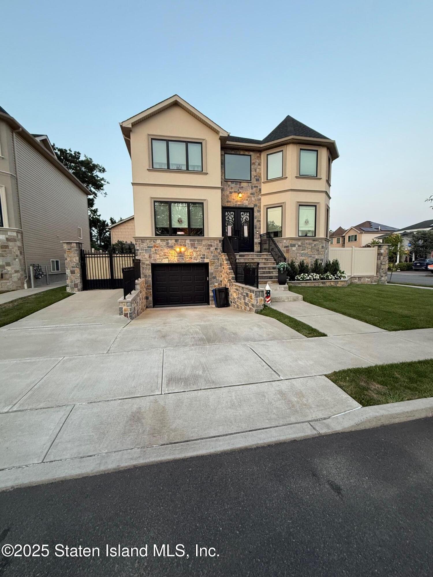 239 Vernon Avenue, Staten Island, NY, 10309