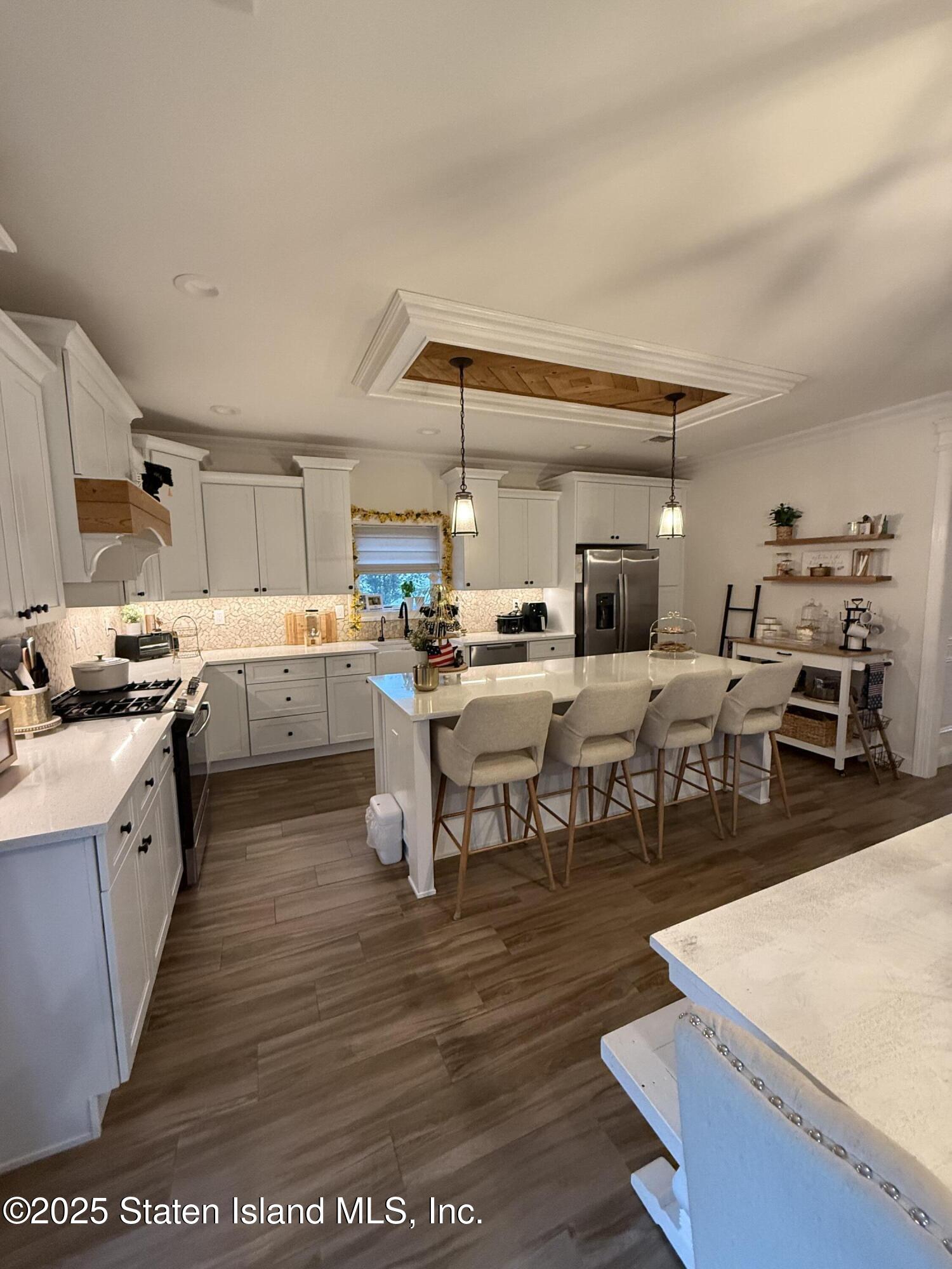 239 Vernon Avenue Image 2