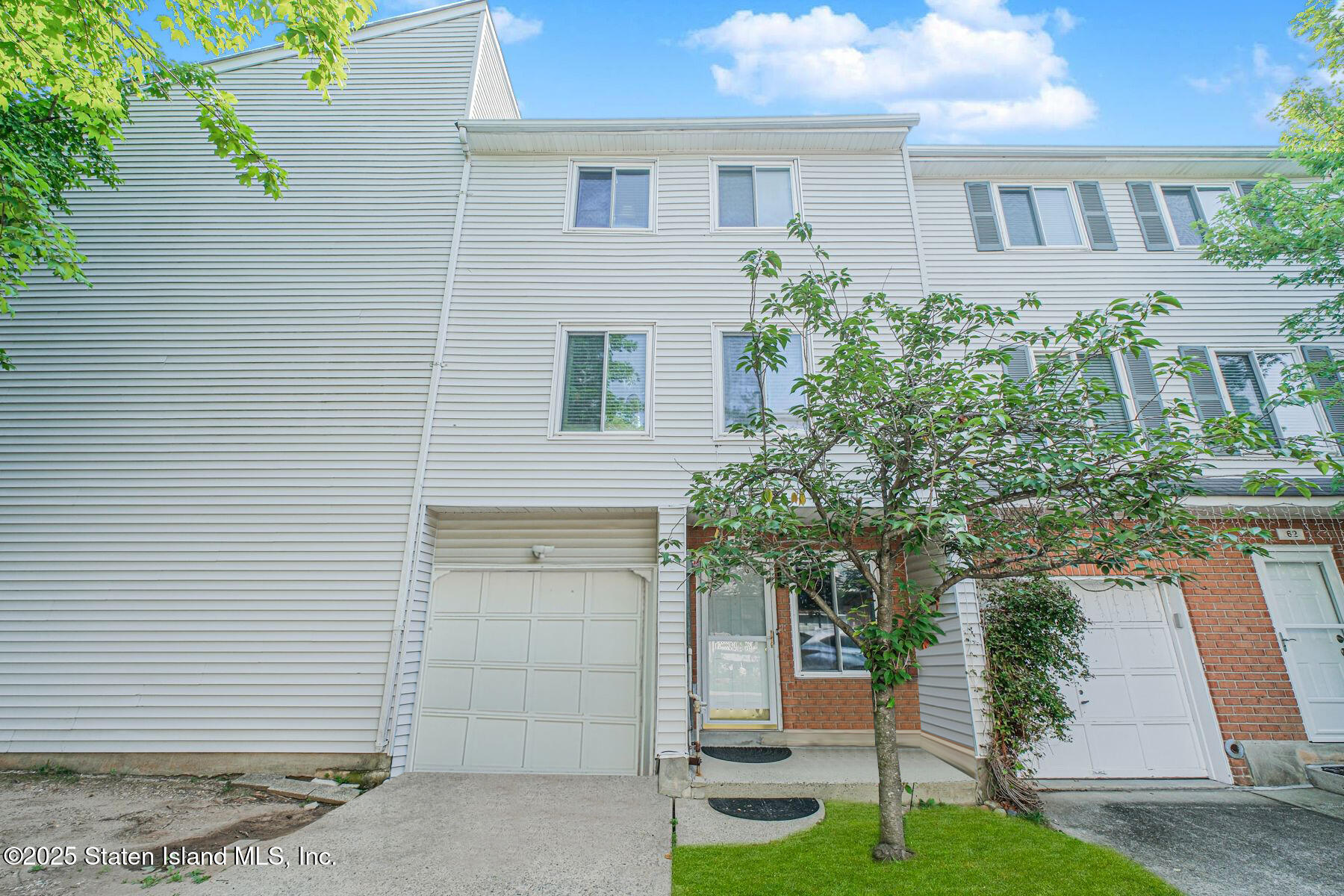 60 Ilyssa Way, Staten Island, NY, 10312