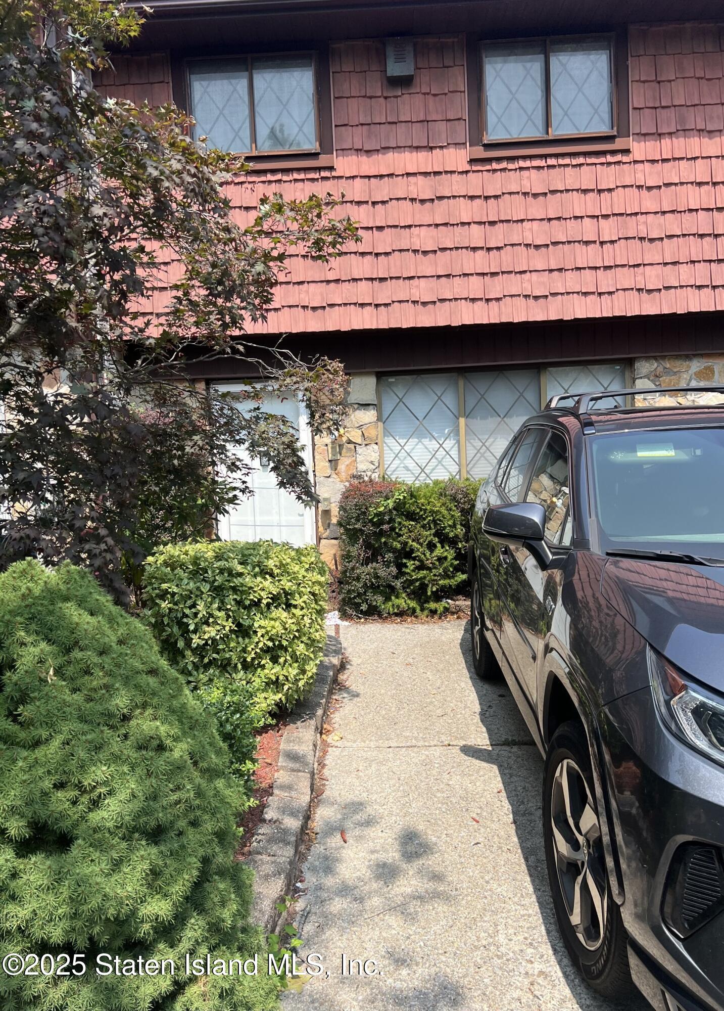 171 Rolling Hill Green, Staten Island, NY, 10312