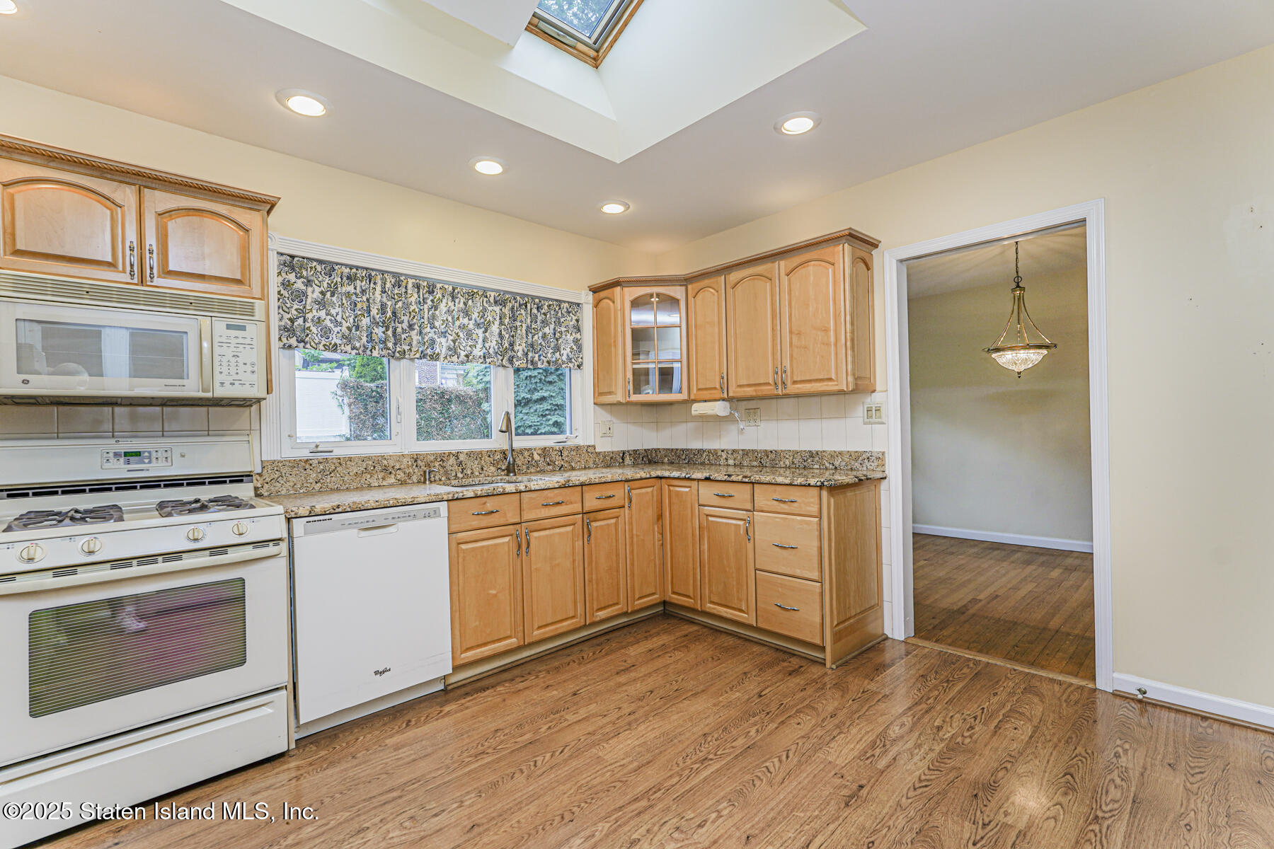 1 Macfarland Avenue, Staten Island, NY, 10305 image 9