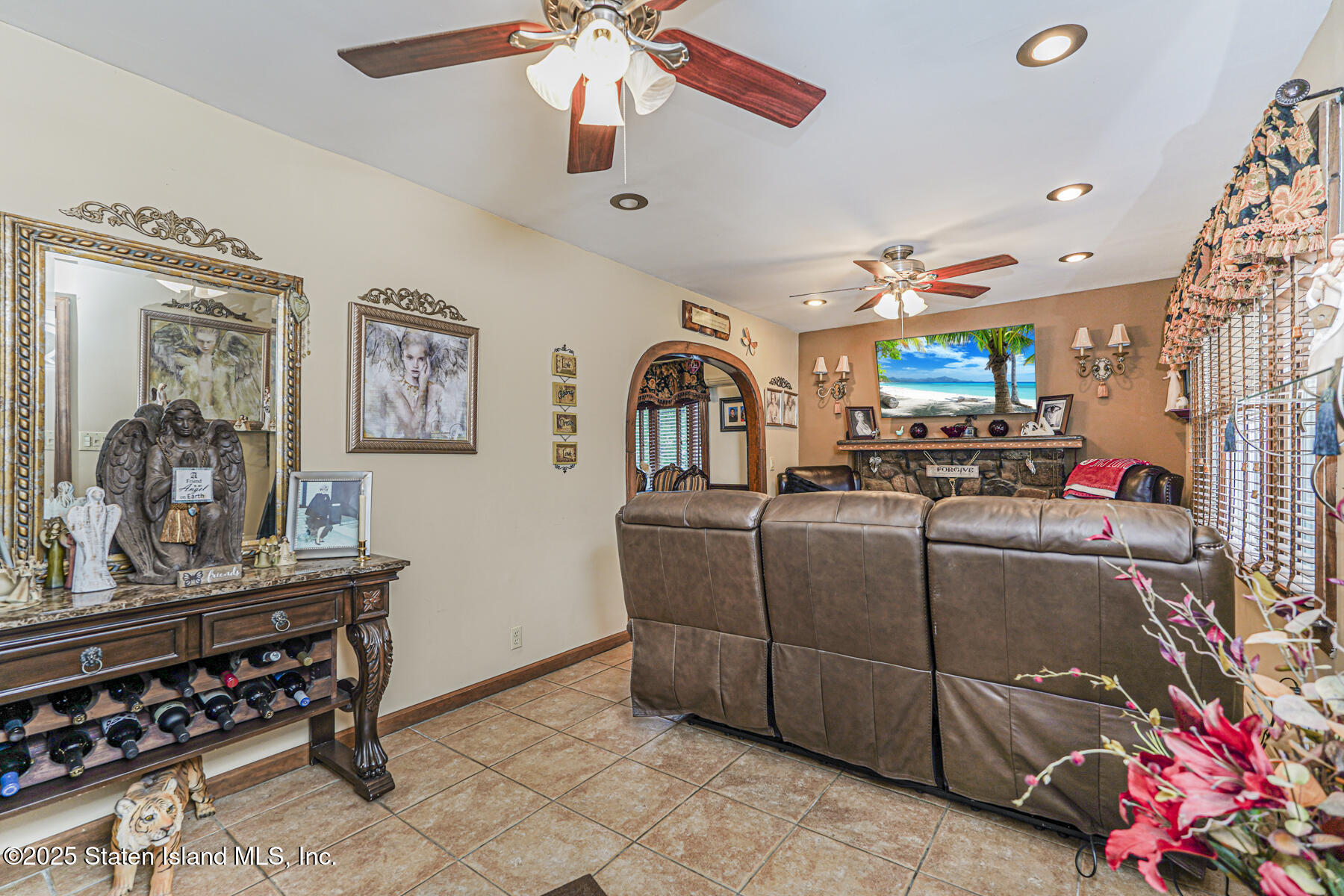 76 Whitman Avenue Image 3