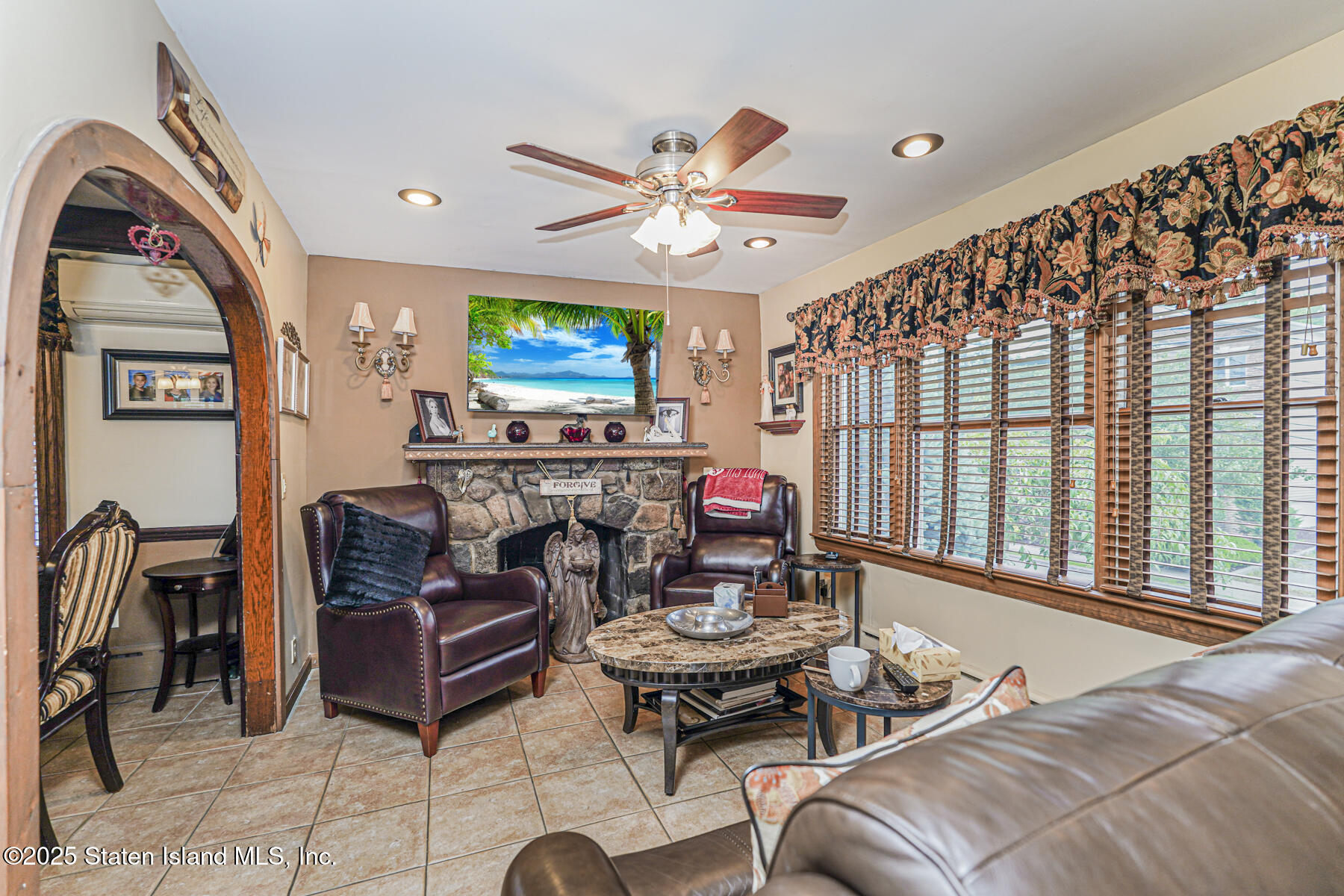 76 Whitman Avenue Image 4