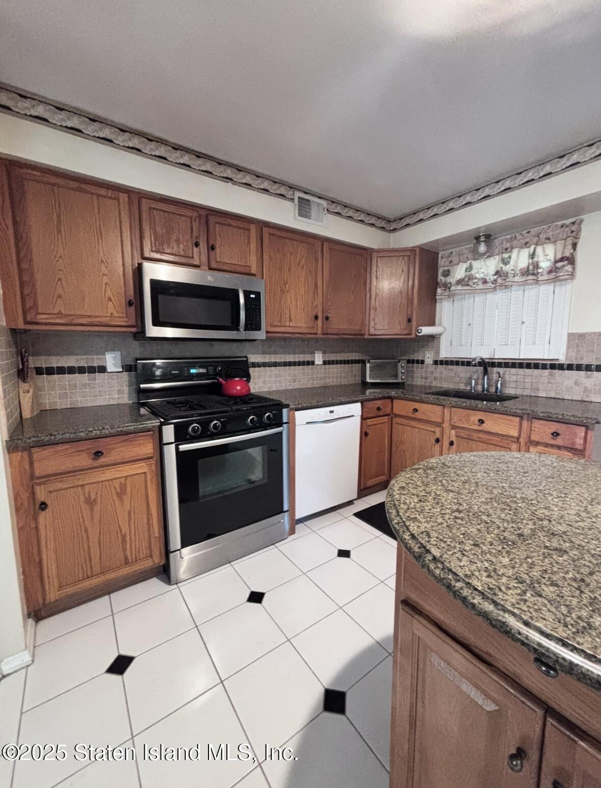 136 Lyman Avenue, Staten Island, NY, 10305 image 10