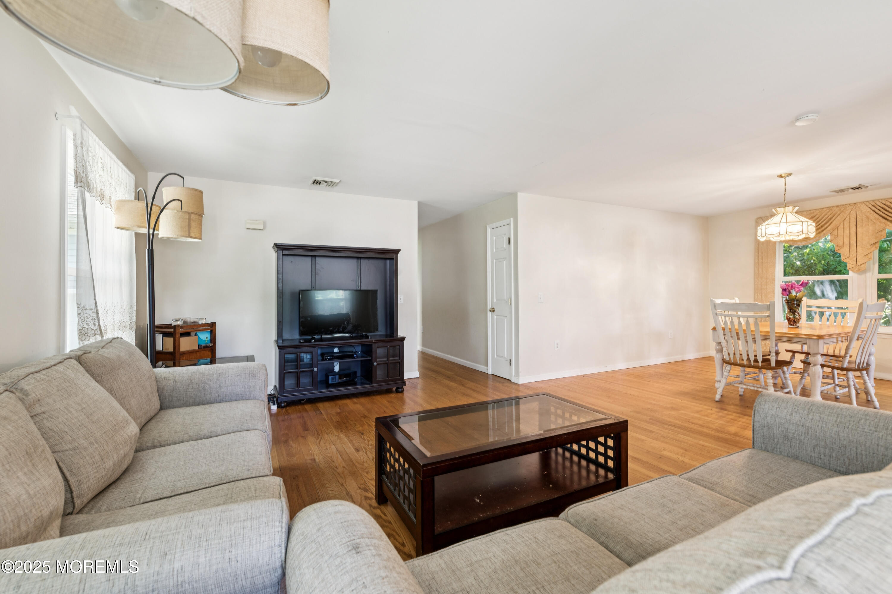 1122 Borden Avenue Image 3
