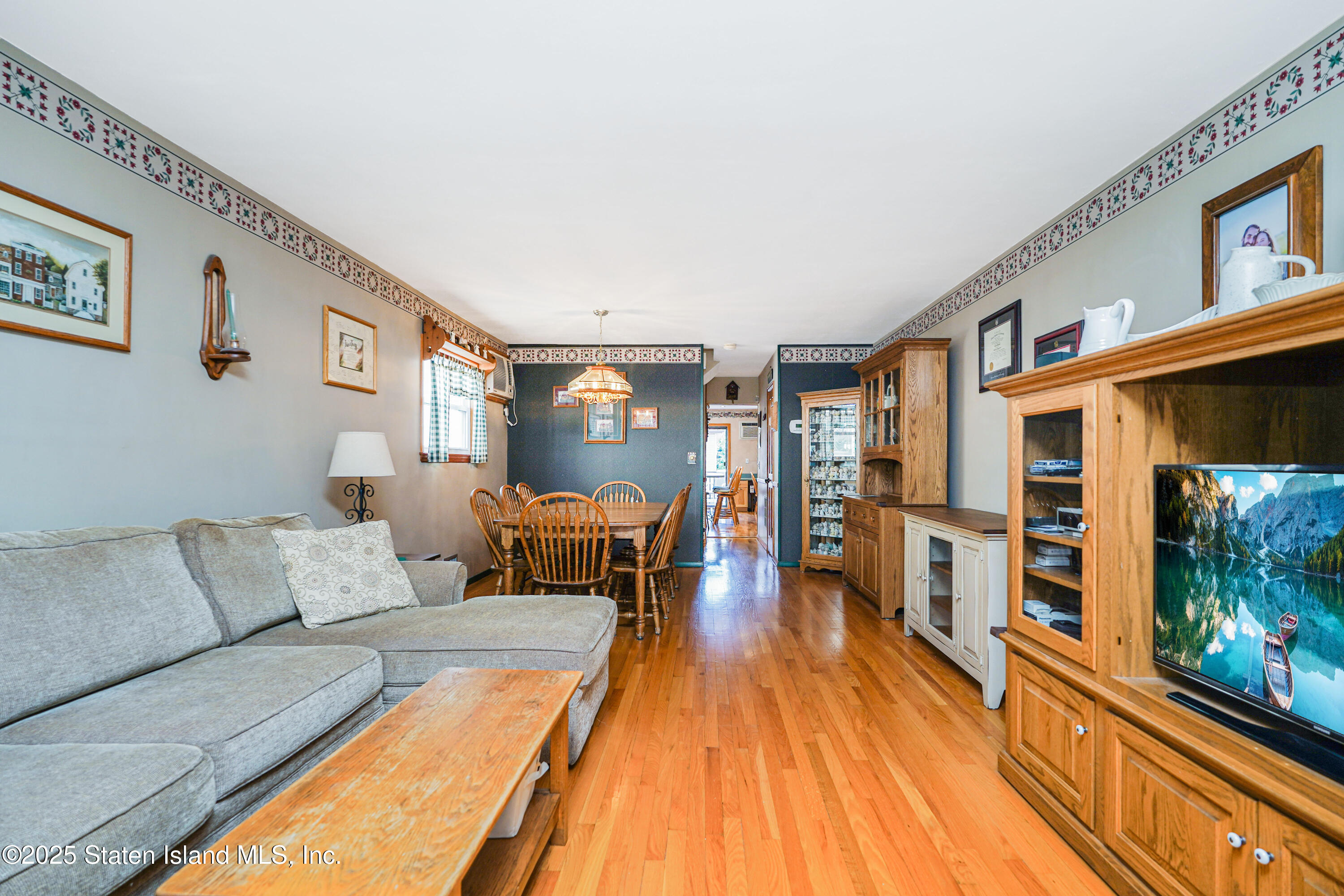 980 Rensselaer Avenue Image 5
