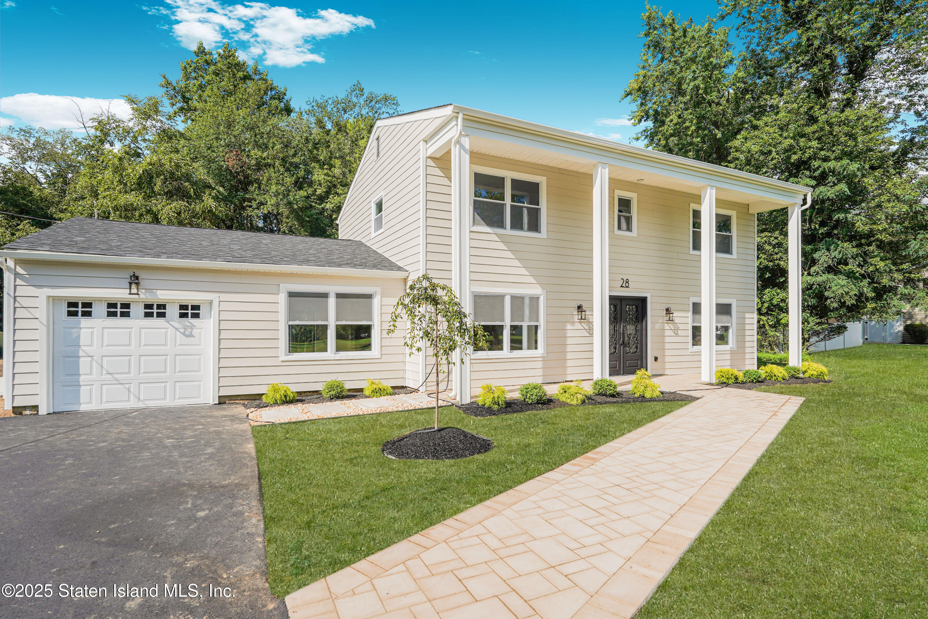 28 Whittier Drive, Manalapan, NJ, 07726