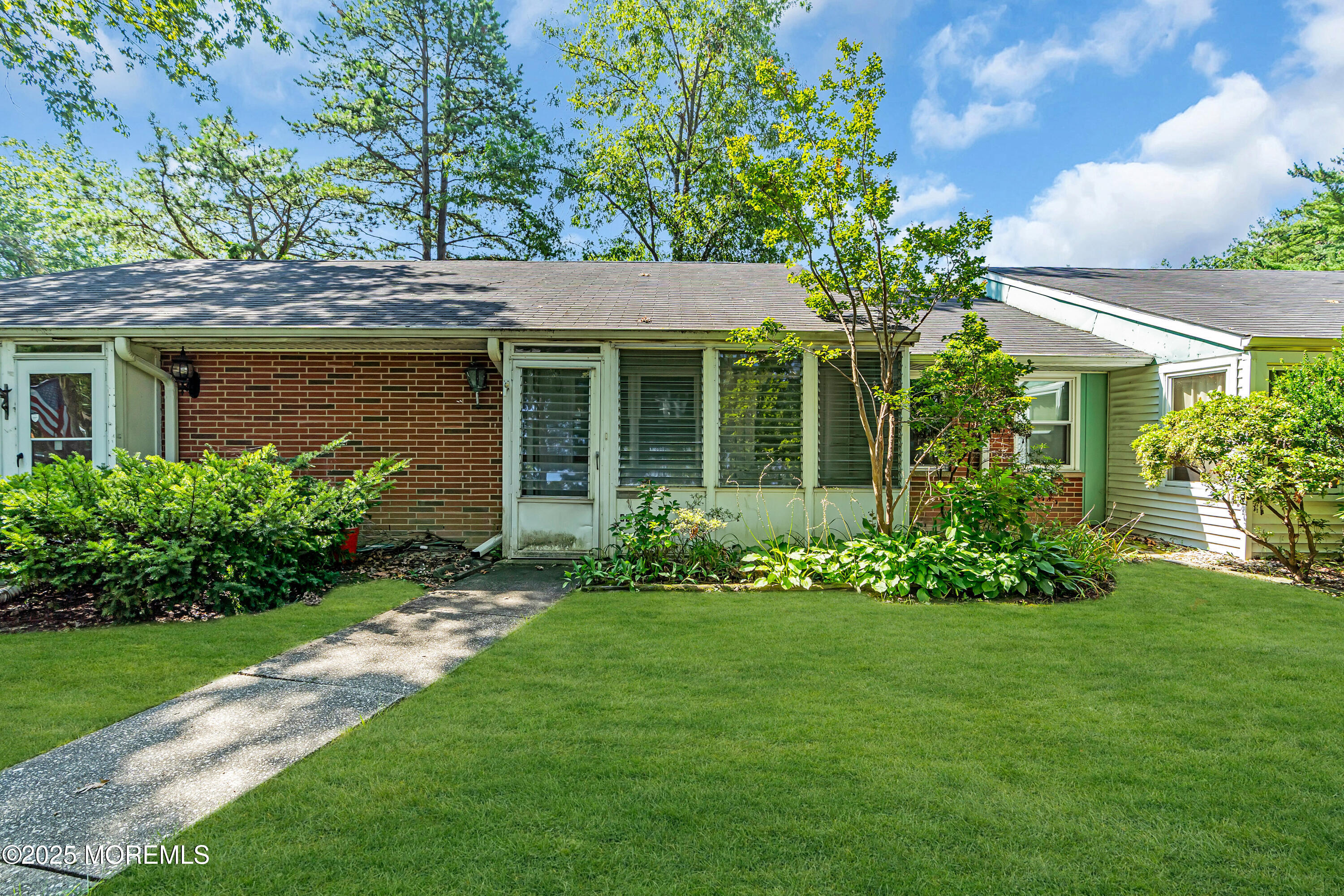52B Cambridge Court Image 2