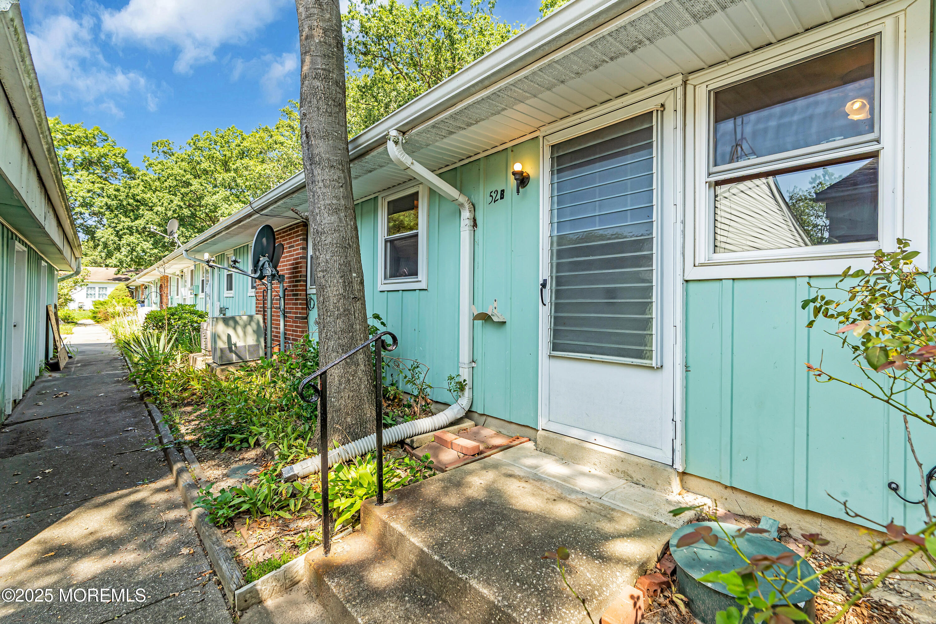 52B Cambridge Court Image 3