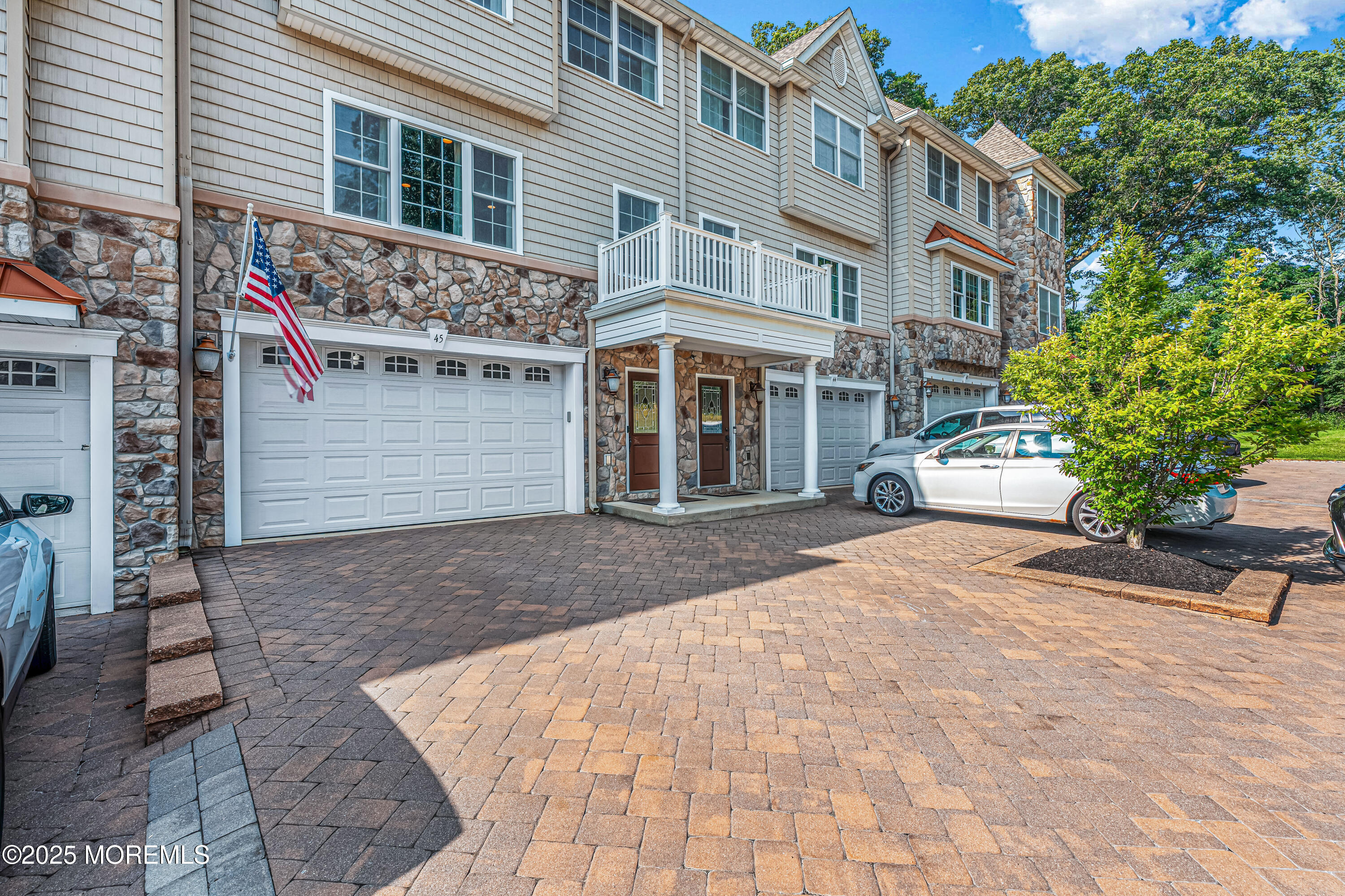 45 White Oak Lane Image 2